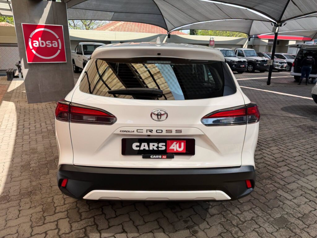 2024 Toyota Corolla Cross 1.8 — Rear ¾