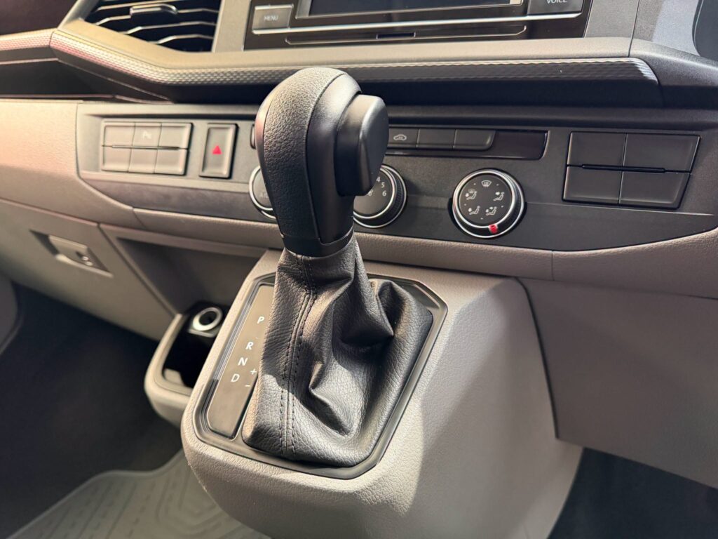 2024 Volkswagen Transporter 2.0 TDI 110kW Kombi SWB Trendline — Detail