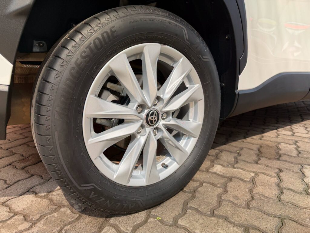 2024 Toyota Corolla Cross 1.8 — Detail