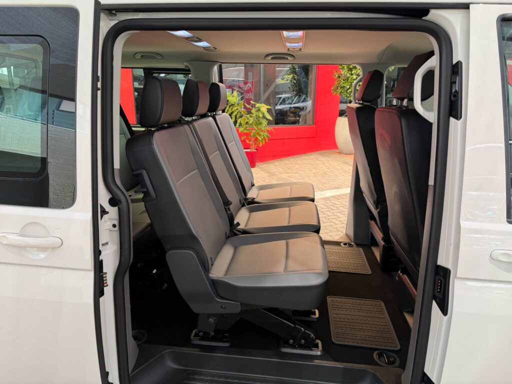 2024 Volkswagen Transporter 2.0 TDI 110kW Kombi SWB Trendline — Detail
