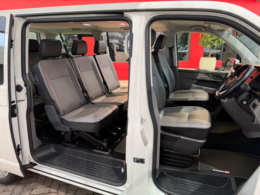 2024 Volkswagen Transporter 2.0 TDI 110kW Kombi SWB Trendline — Cabin