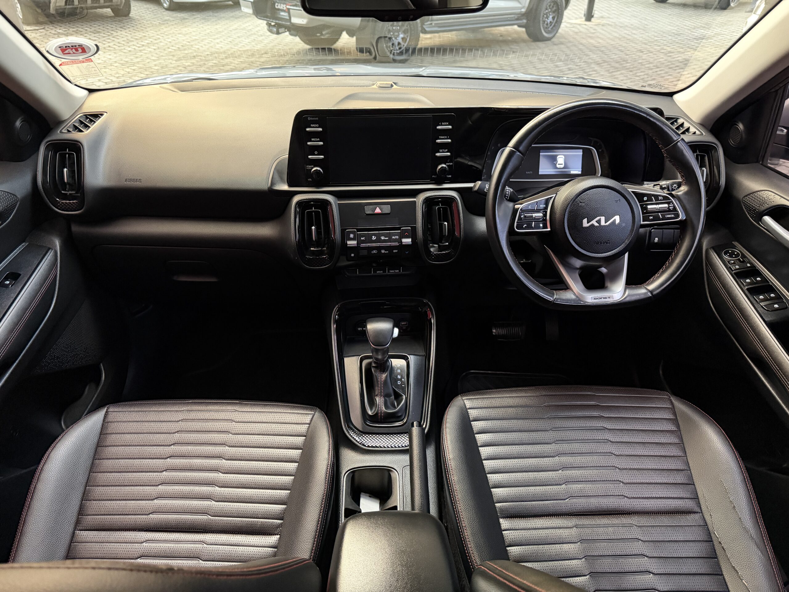2022 Kia Sonet 1.0T EX — Cabin
