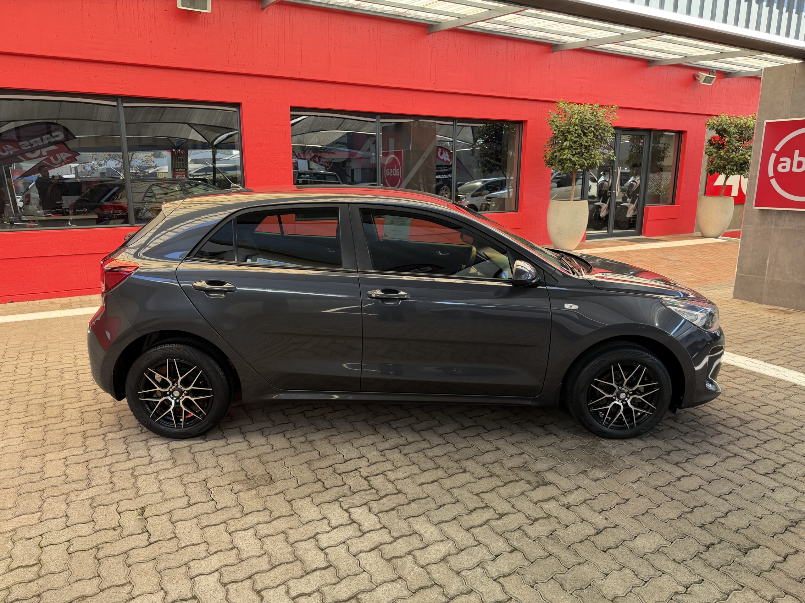 2018 Kia Rio 1.2 5-dr — Side
