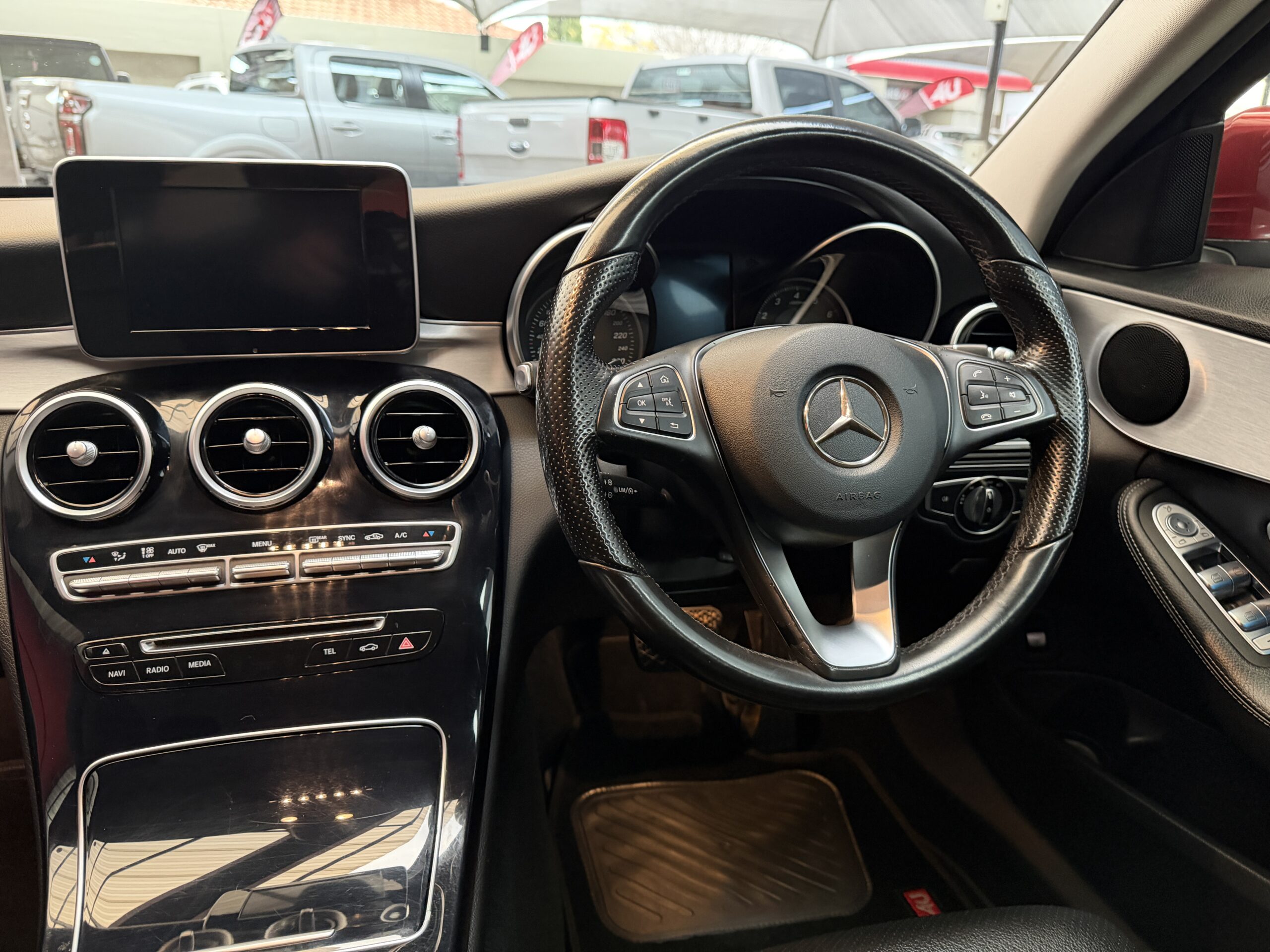 2016 Mercedes-Benz C-Class — Cluster