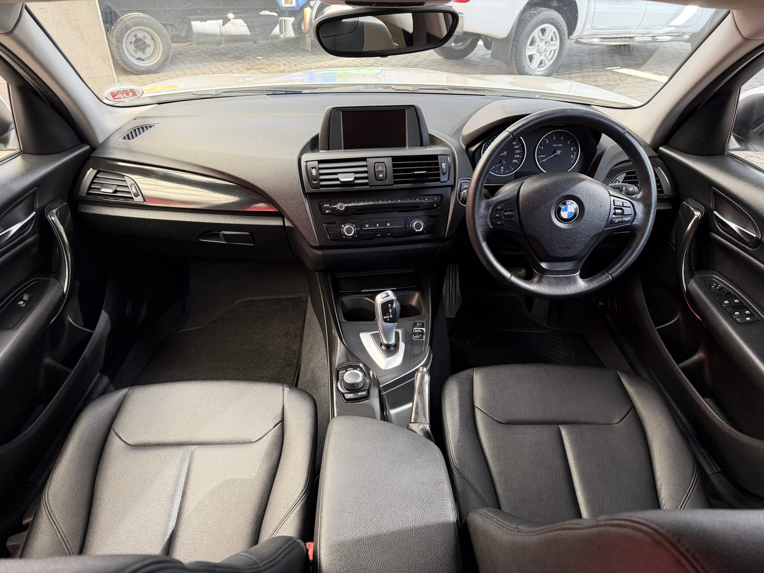 2014 BMW 1 Series 118i — Cabin