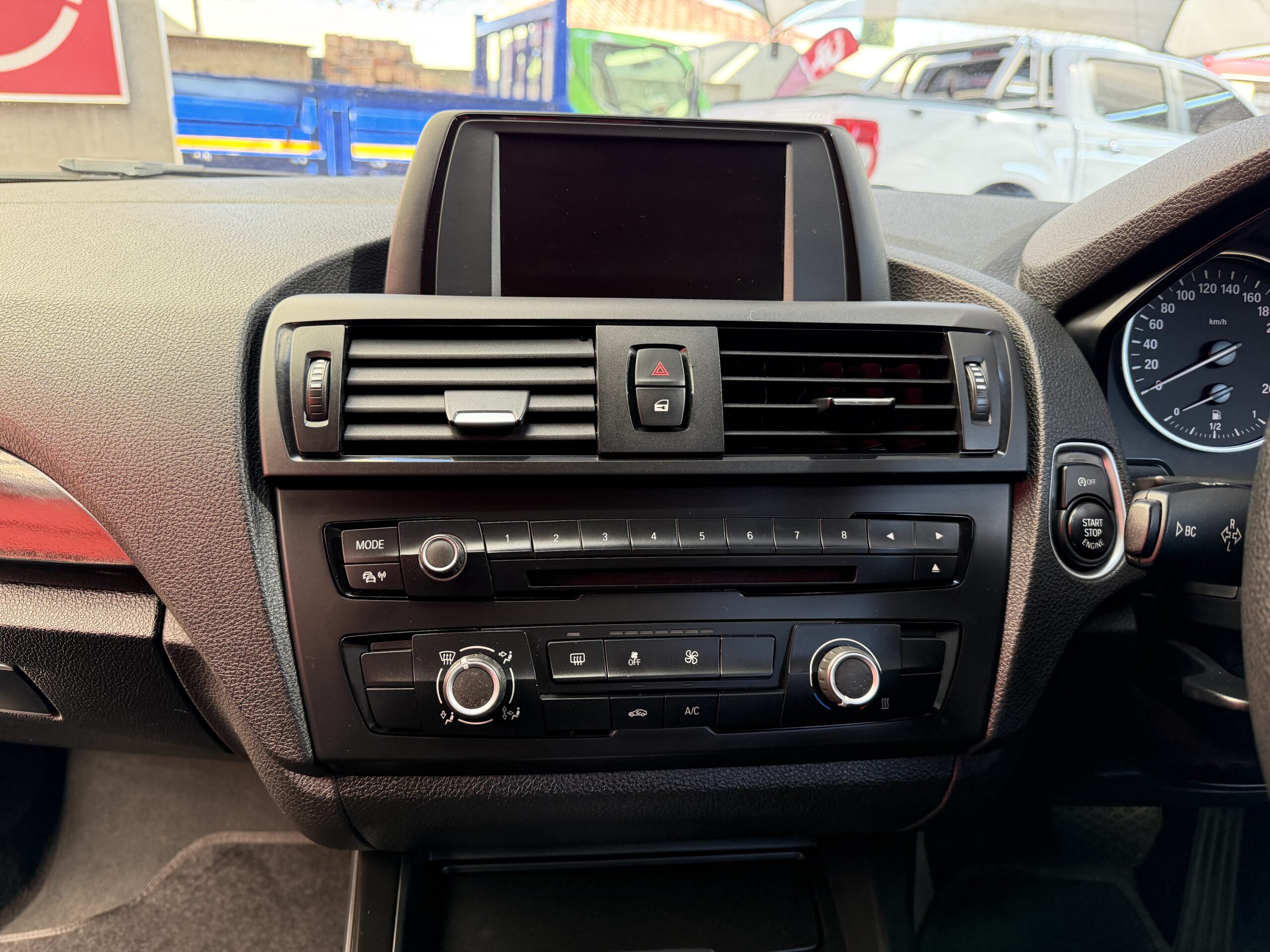 2014 BMW 1 Series 118i — Cluster