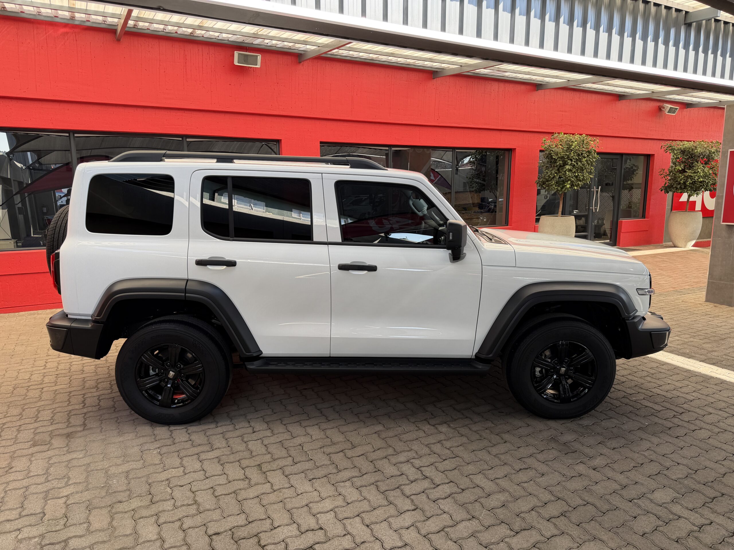 2025 GWM Tank 300 2.0T — Side