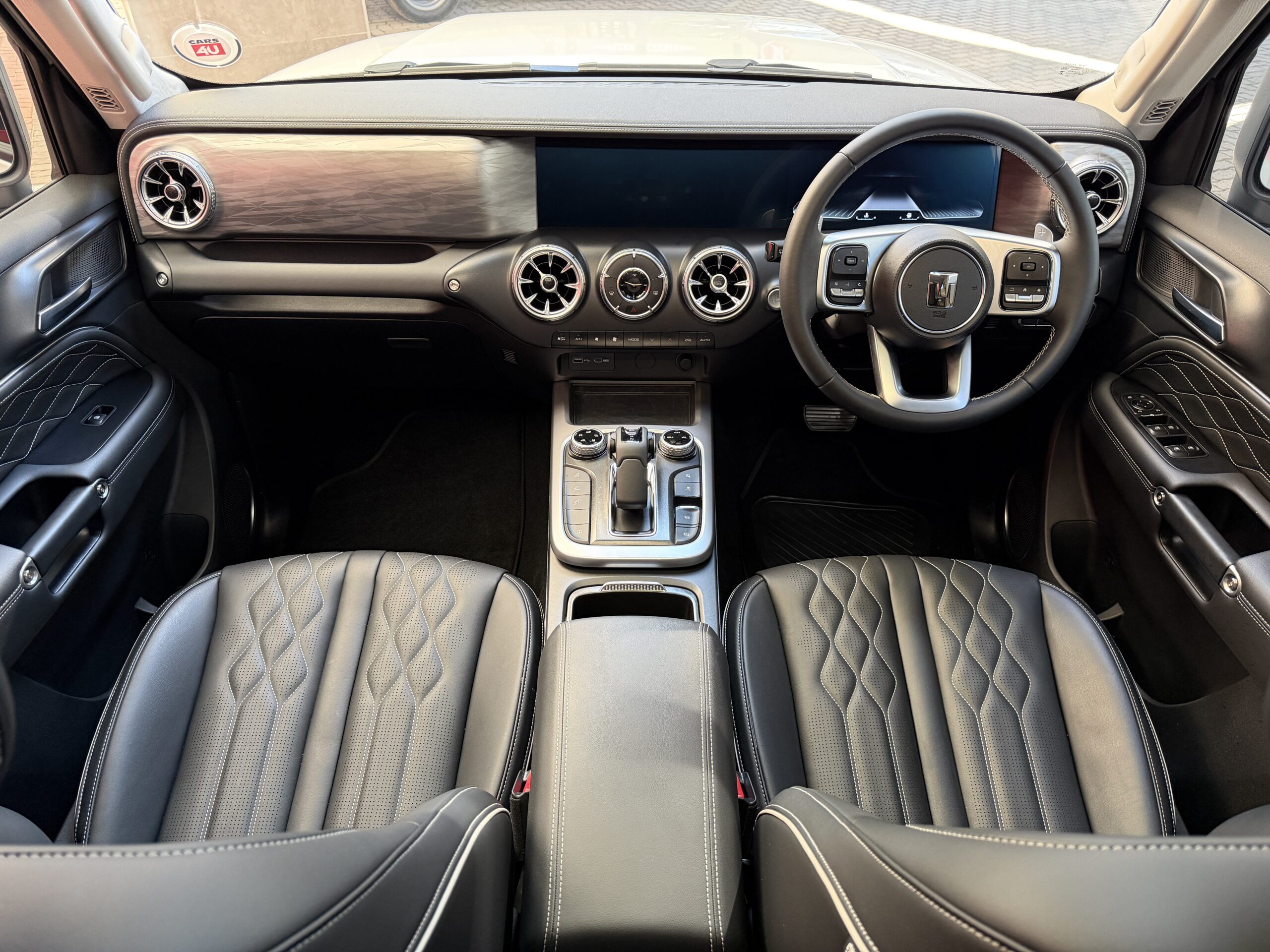 2025 GWM Tank 300 2.0T — Cabin