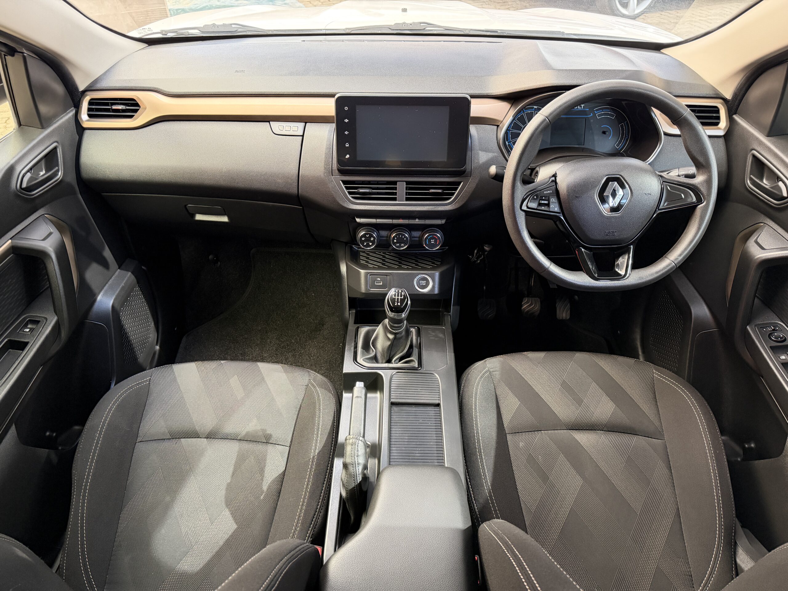 2023 Renault Kiger 1.0 Energy — Cabin