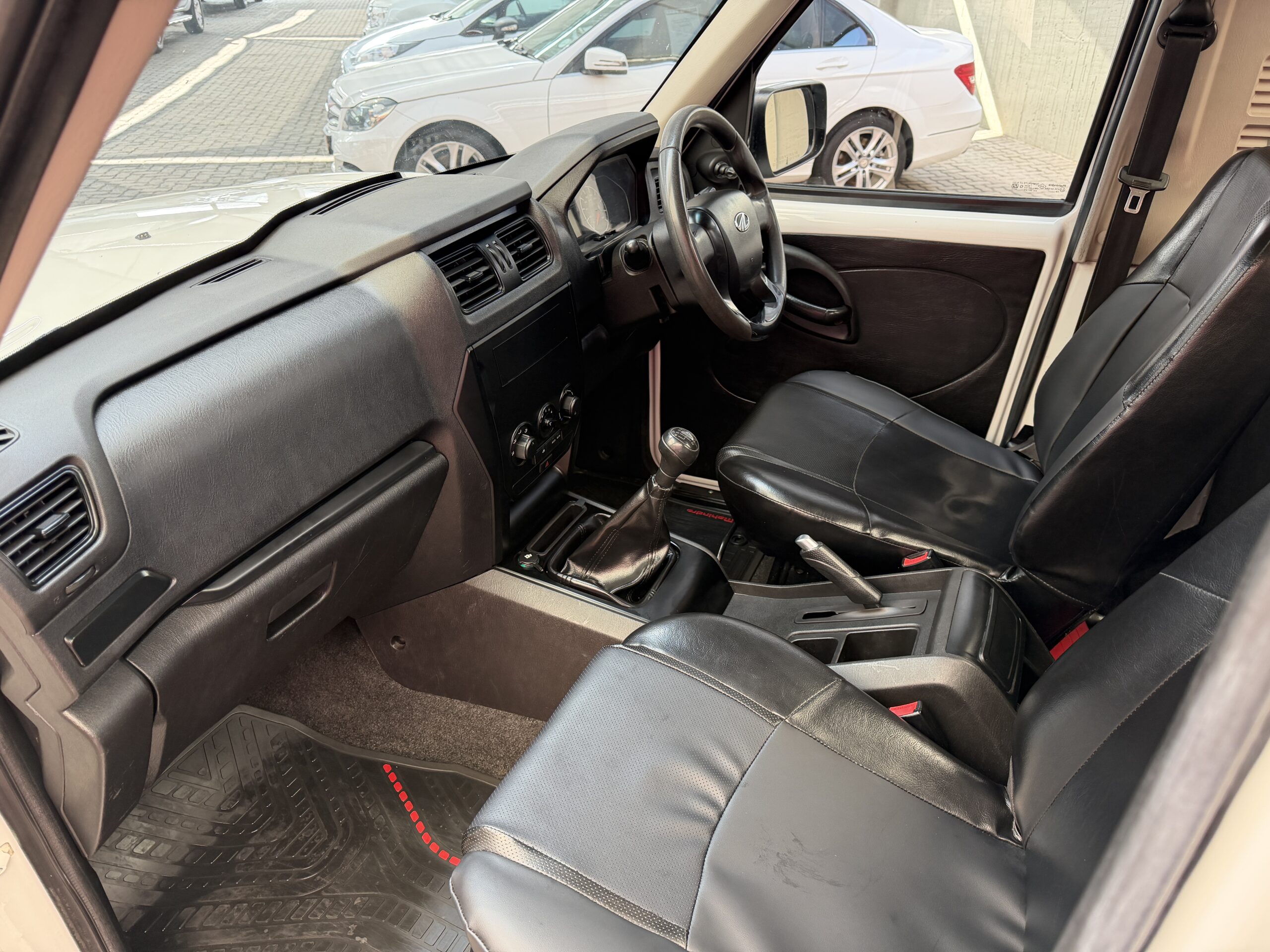 2022 Mahindra Pik Up 2.2 — Cabin