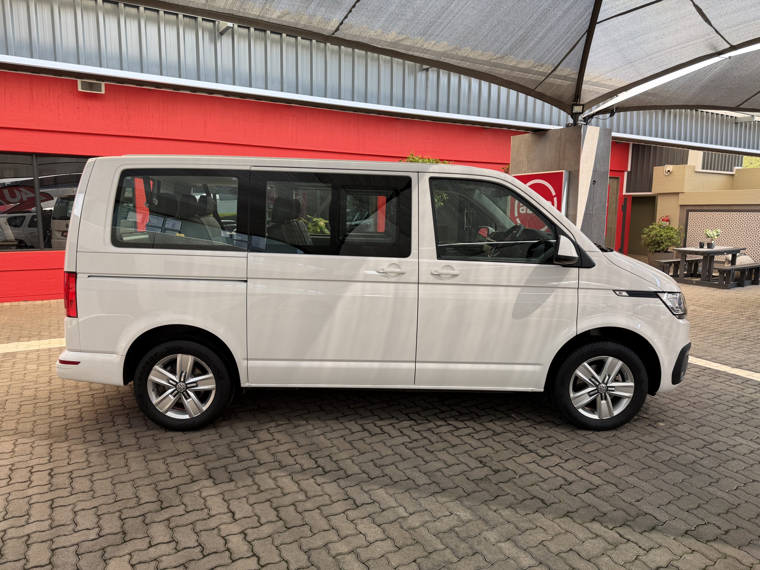 2024 Volkswagen Kombi T6 2.0 — Side