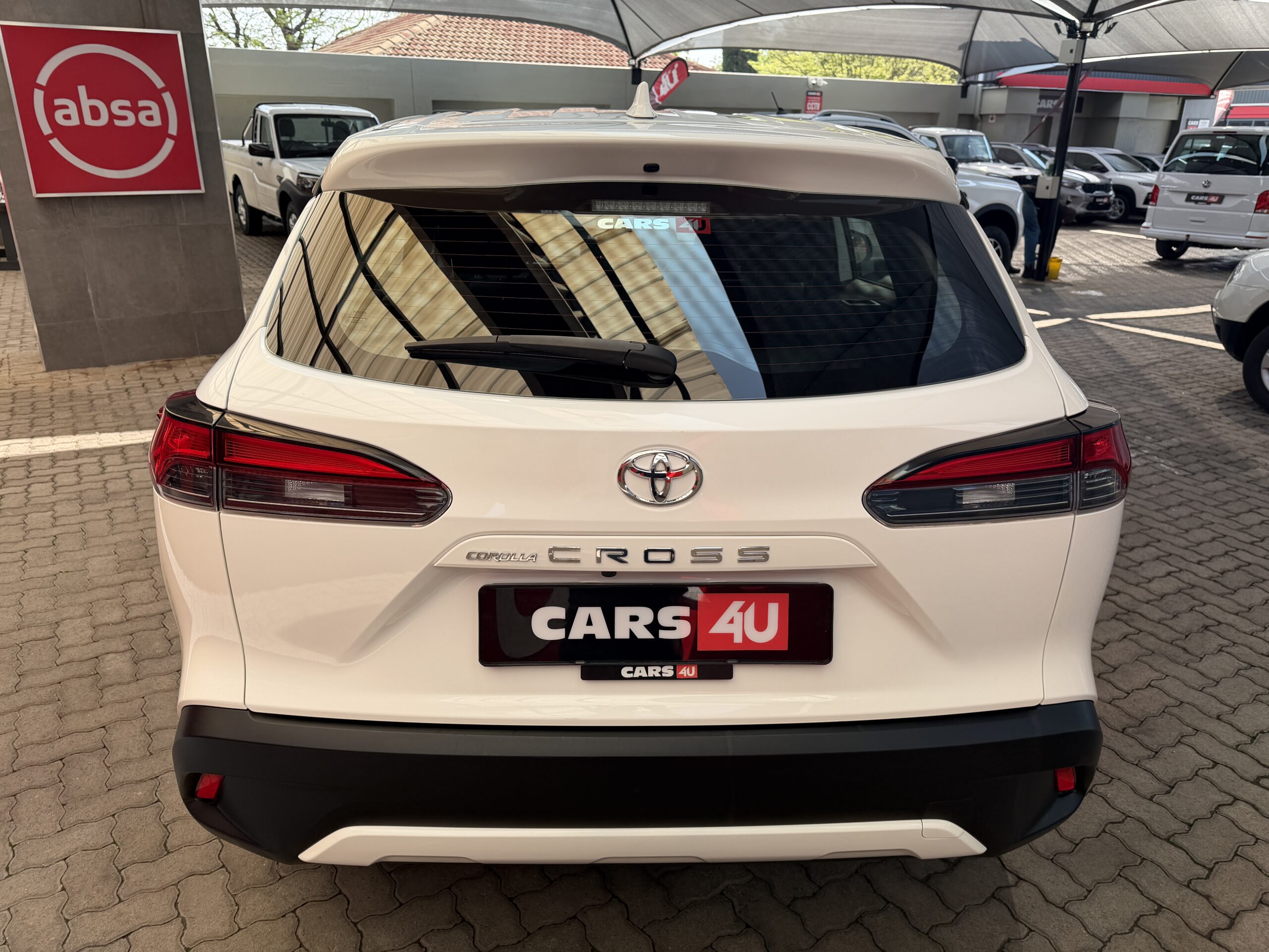 2024 Toyota Corolla Cross 1.8 — Rear ¾