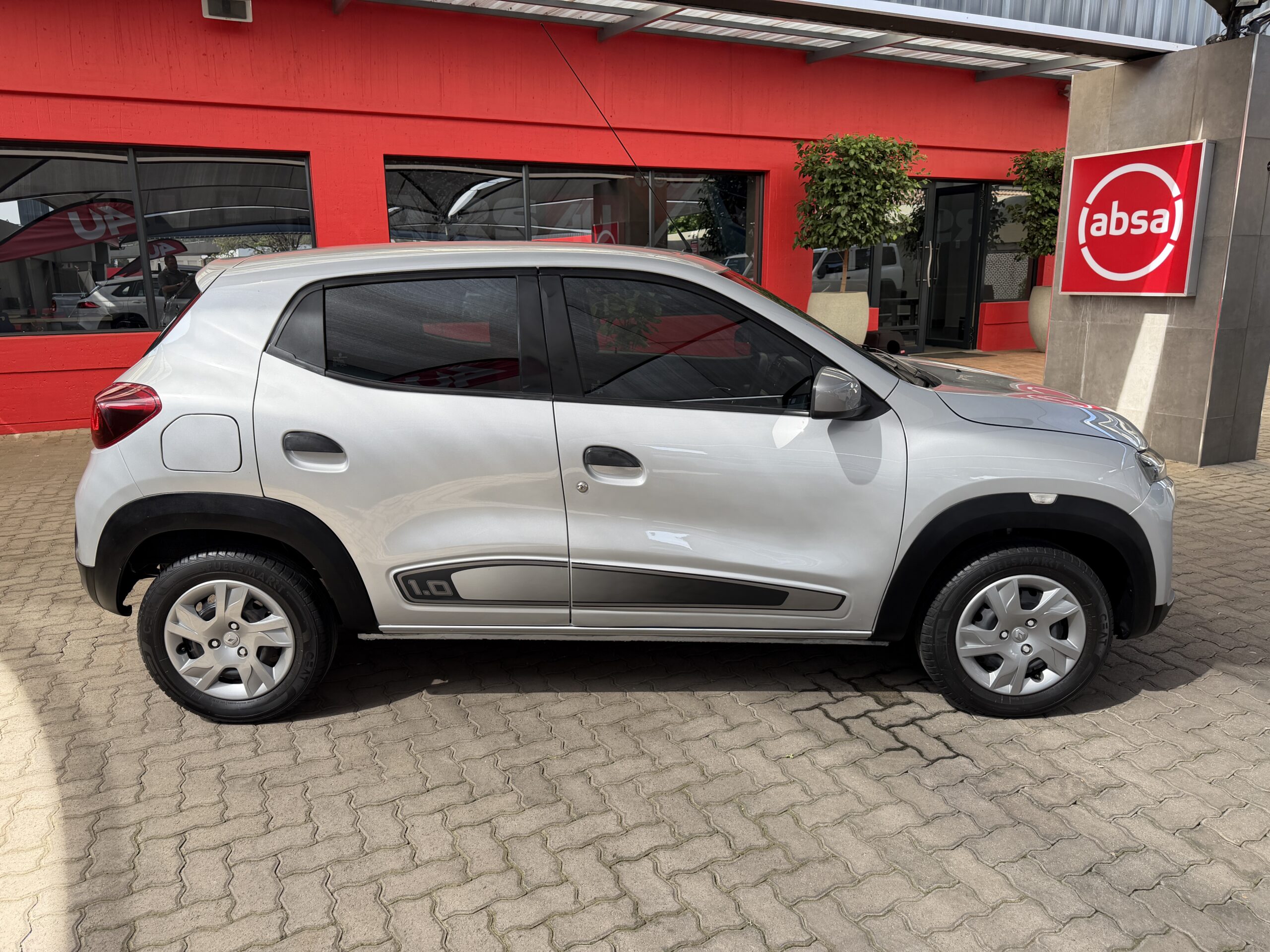 2021 Renault Kwid 1.0 Dynamique — Side