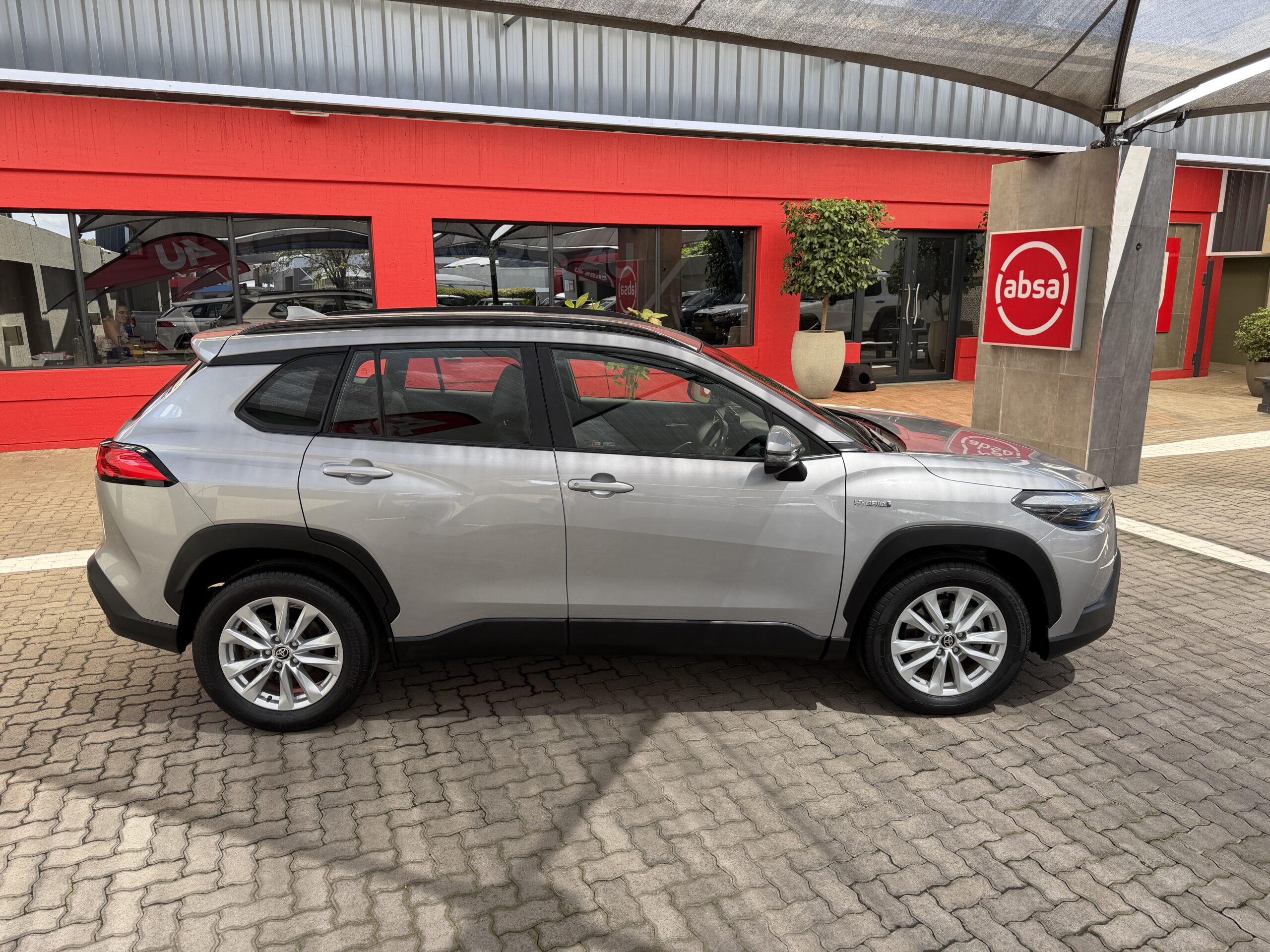 2024 Toyota Corolla Cross 1.8 — Side