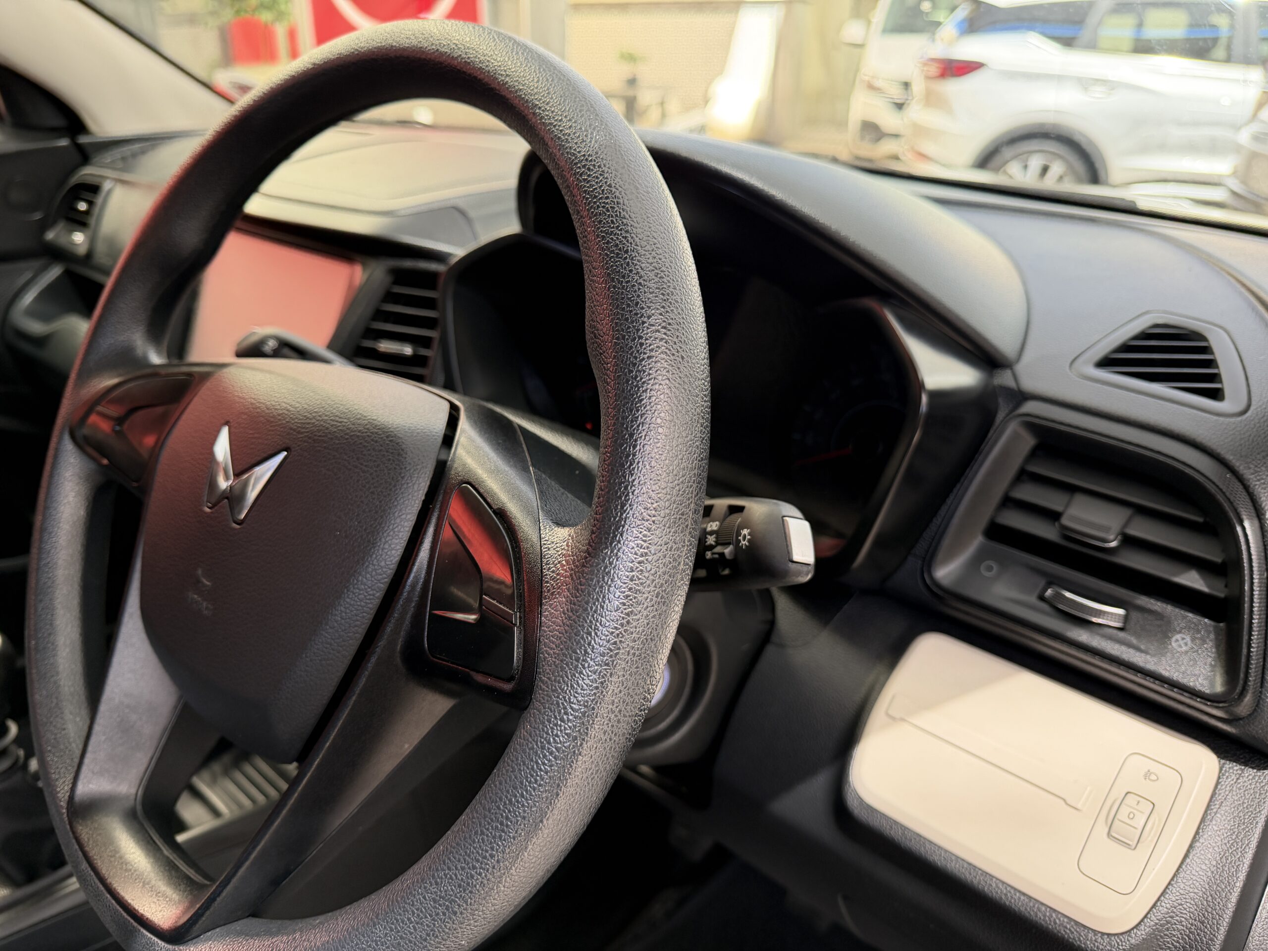 2023 Mahindra XUV 300 1.2T — Cluster
